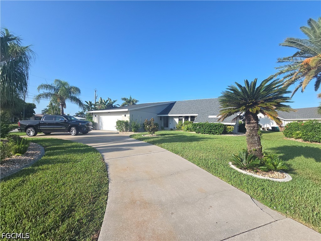 Photo 1 of 21 — 1922 SE 26th Terrace, Cape Coral, FL 33904