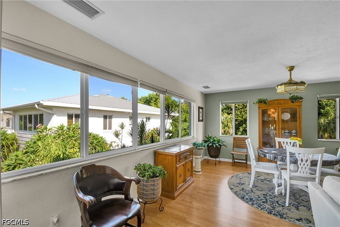 431 Van Buren Street E5