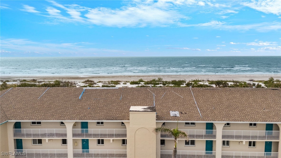 527 E Gulf Drive 204