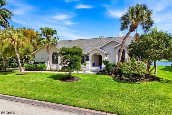 12441 MCGREGOR WOODS CIR, FORT MYERS, FL 33908 - Image a7d12eff1d3ca803dad9a76e82e1884b/3830979059