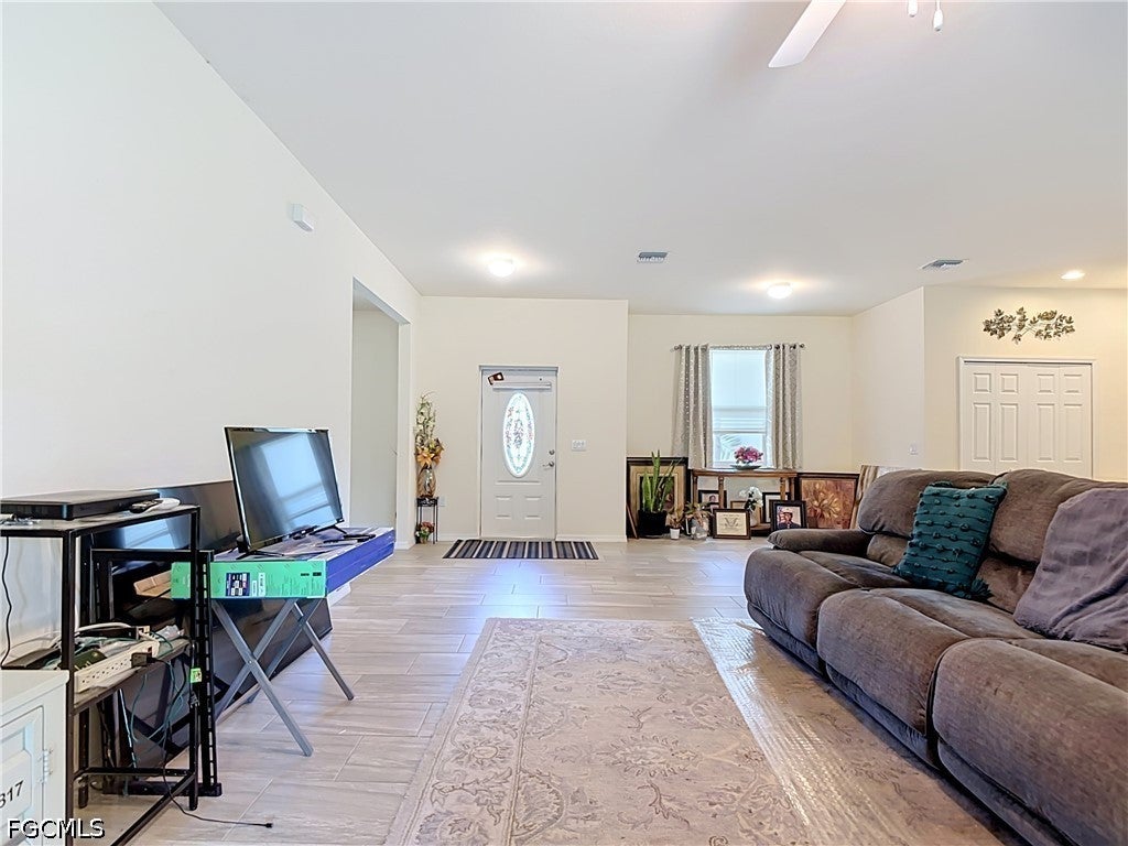 6027 Acorn Circle