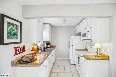 Tiny photo for 1514 Edgewater Circle #3A, Fort Myers, FL 33919 (MLS # 2026020091)