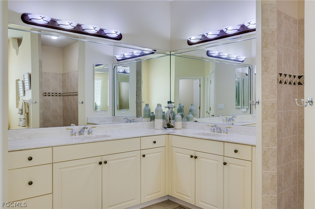 Cape Coral, Florida, 33914, United States, 4 Bedrooms Bedrooms, ,5 BathroomsBathrooms,Residential,Pending,2027295