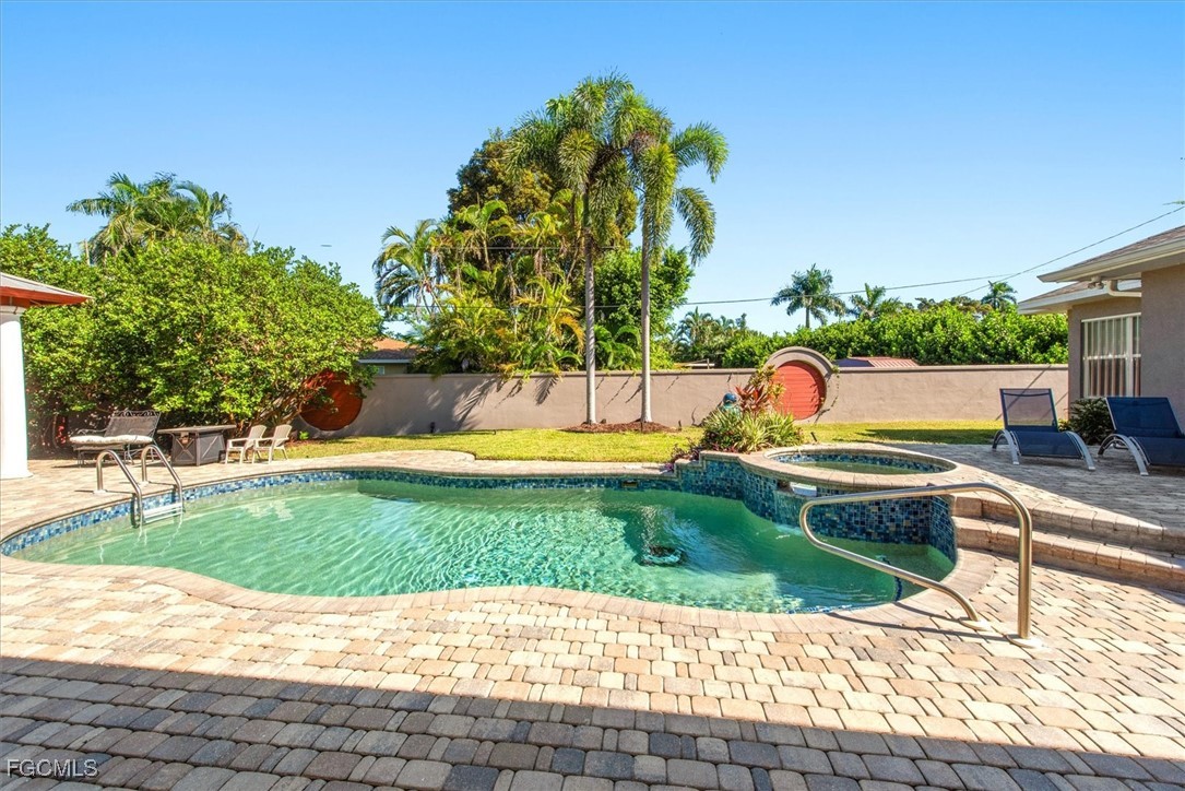729 Dean Way