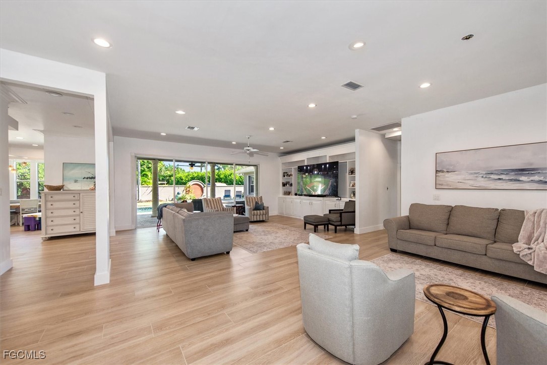 729 Dean Way