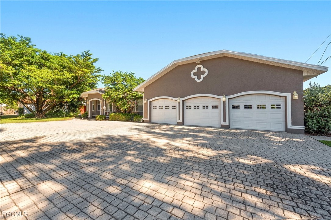729 Dean Way