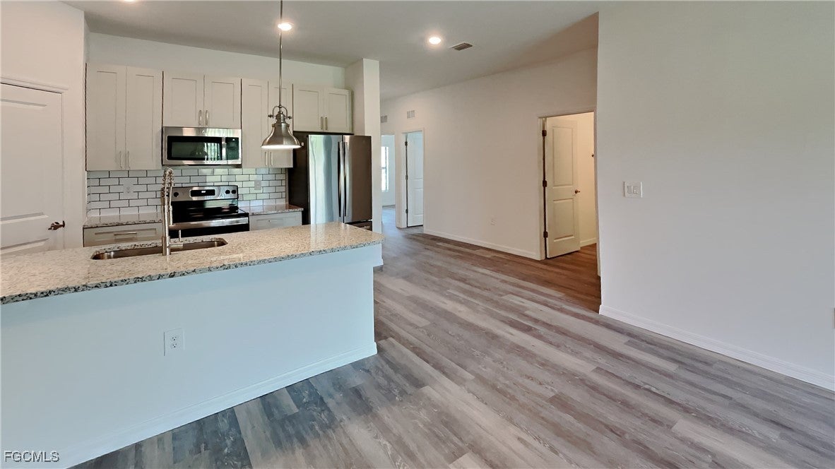 3106-3108 SE Santa Barbara Place