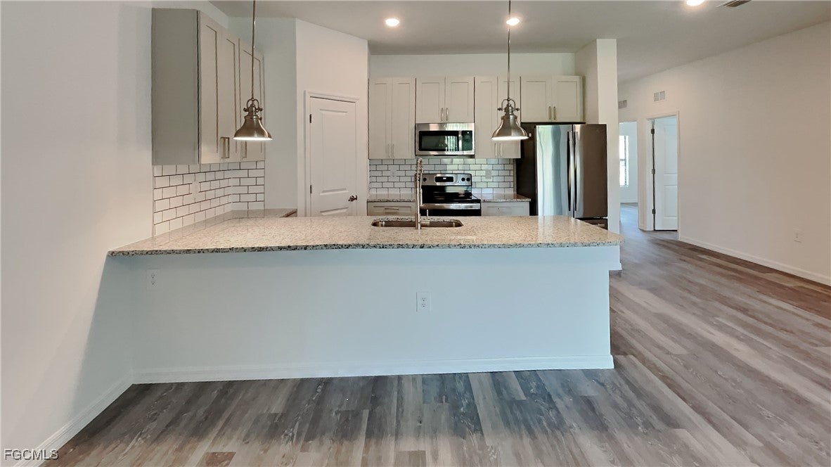 3106-3108 SE Santa Barbara Place