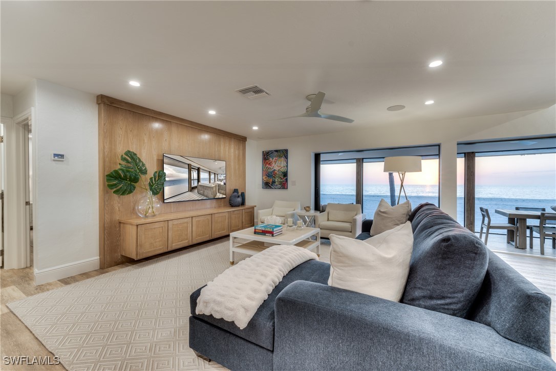19 Beach Homes