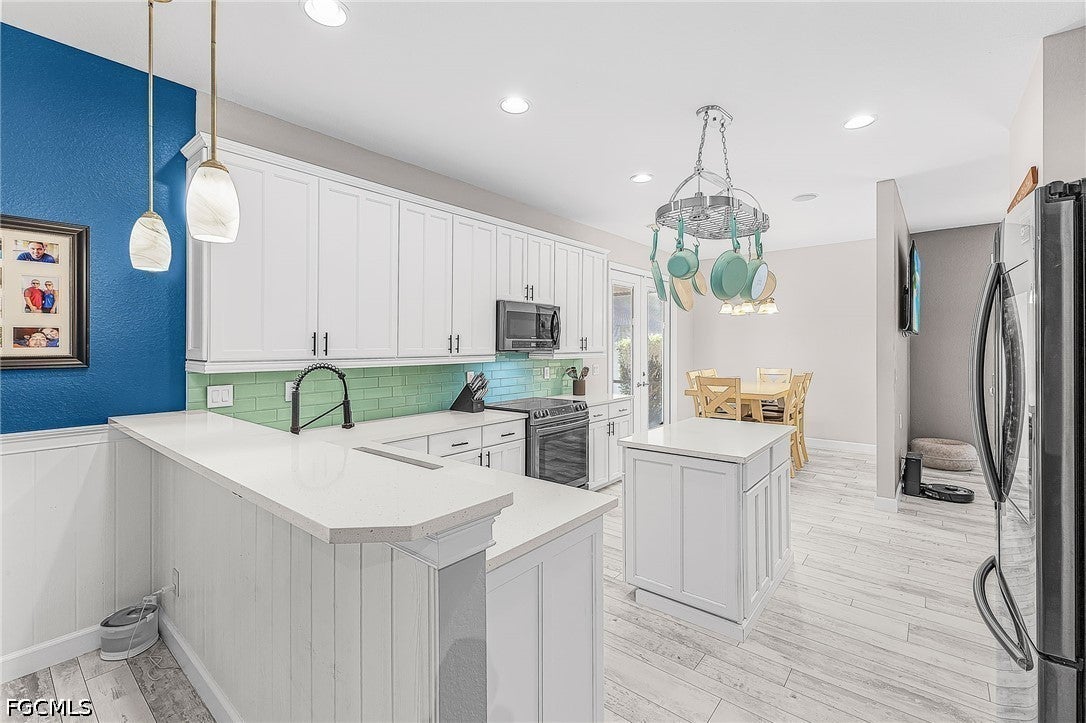 9159 Gladiolus Preserve Circle