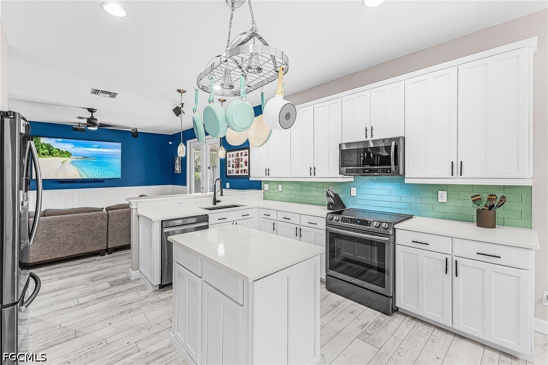 9159 Gladiolus Preserve Circle
