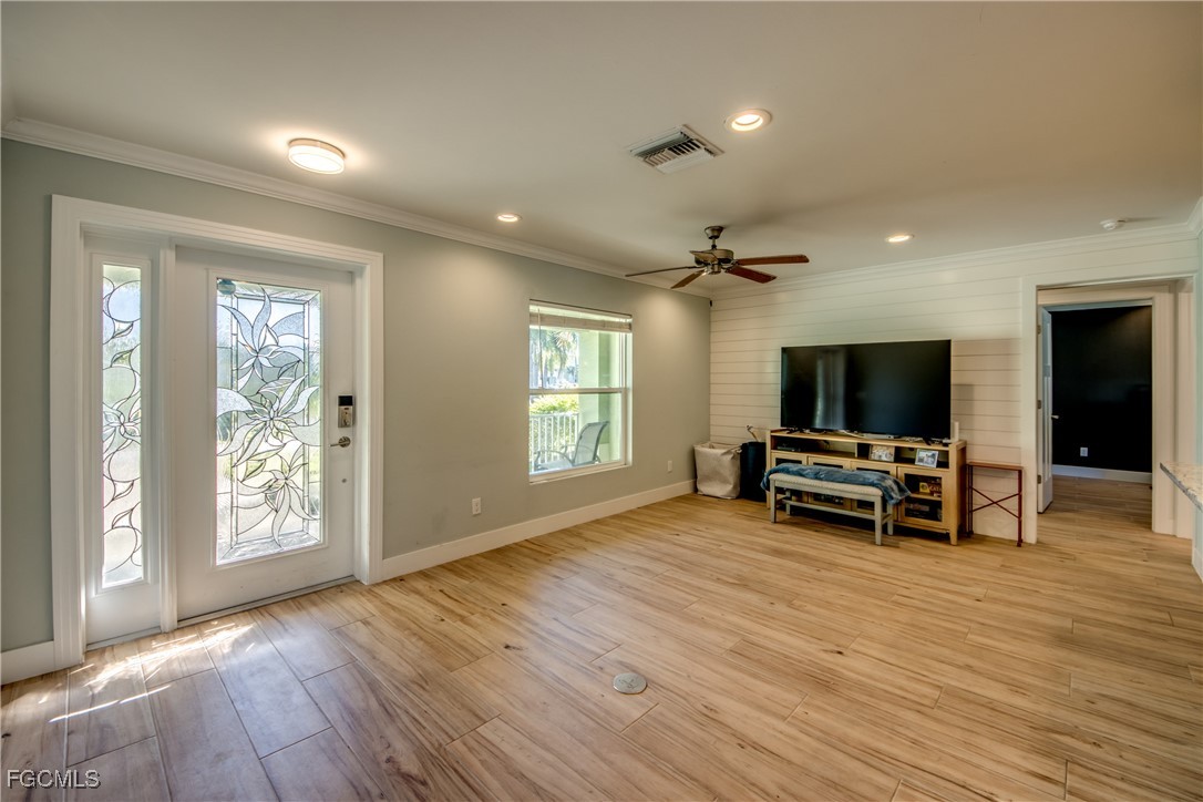 3410 Oasis Boulevard