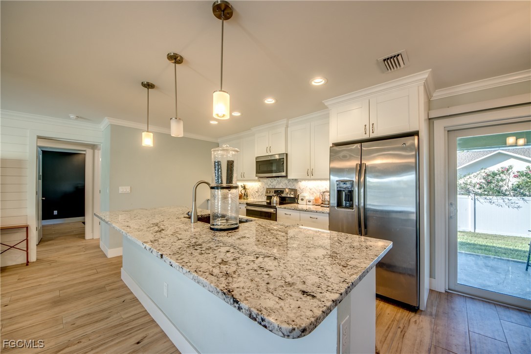 3410 Oasis Boulevard