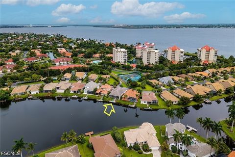 Tiny photo for 14610 Laguna Drive, Fort Myers, FL 33908 (MLS # 2026031000)