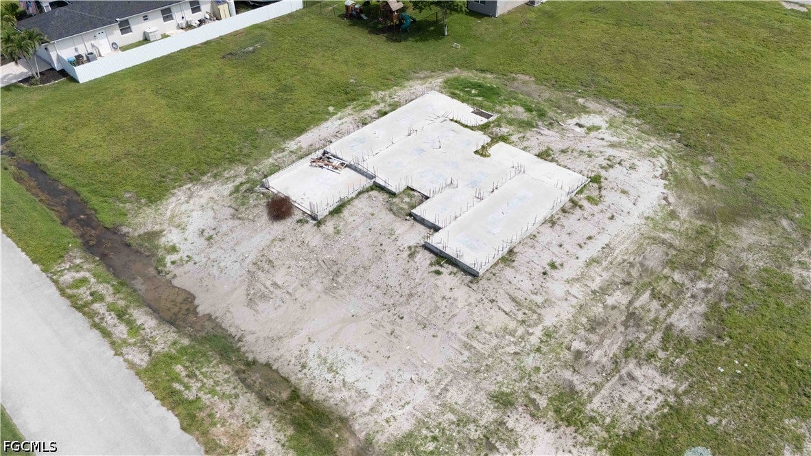 1423 NW 37th Place