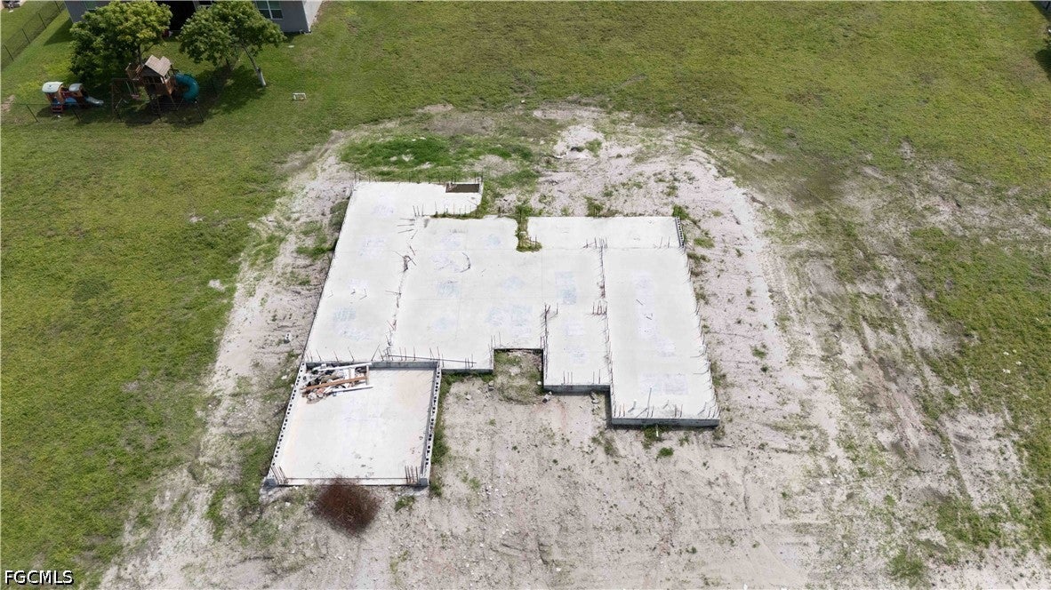 1423 NW 37th Place