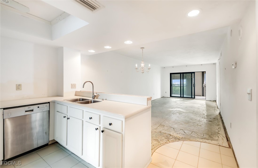4263 Bay Beach Lane 713