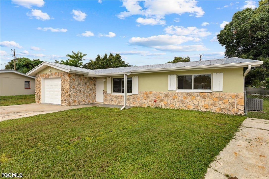 1274 Pondella Circle