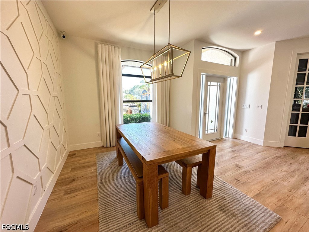 28360 Del Lago Way