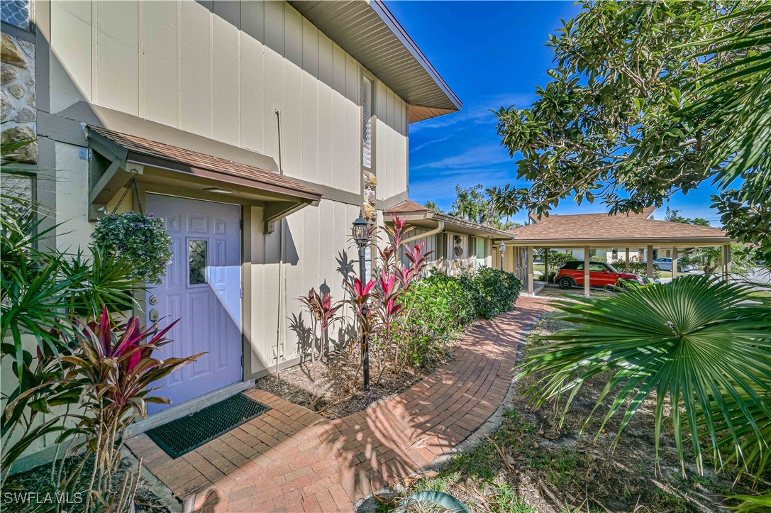 4267 Island Circle C