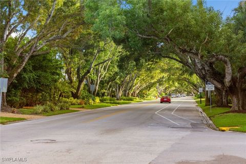 1980 Gordon Drive Naples FL 34102