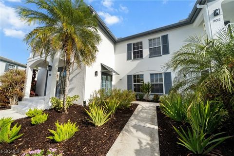 871 Tanbark Drive 101 Naples FL 34108