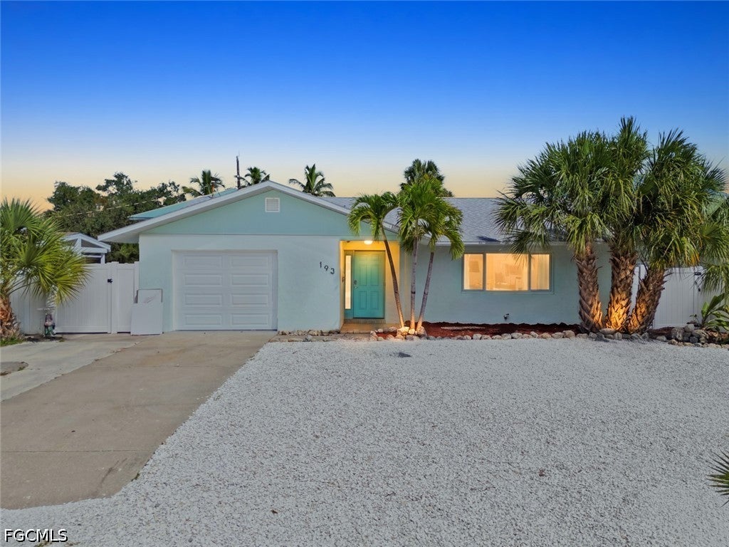 193 Hibiscus Drive