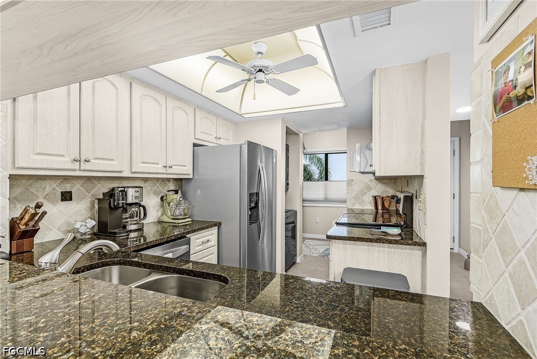 4263 Bay Beach Lane 314