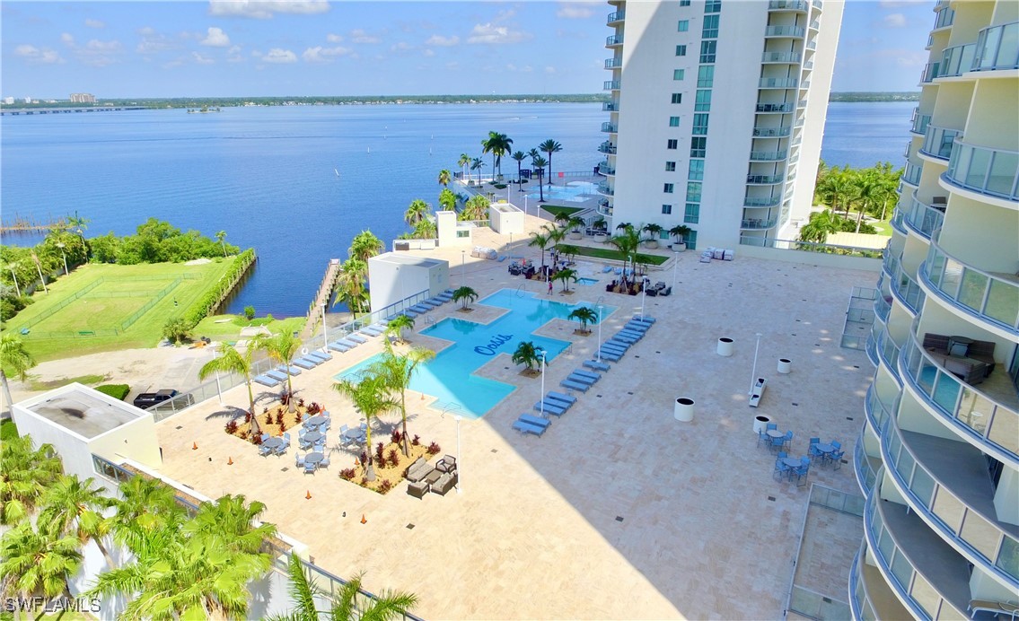 3000 Oasis Grand Boulevard 1606