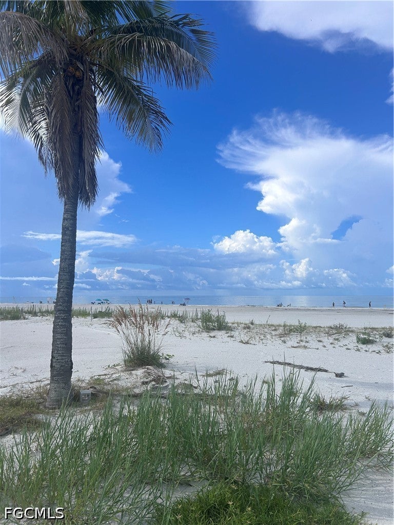 452 Estero Boulevard