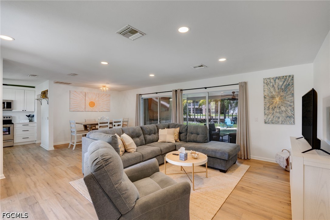 5118 York Court