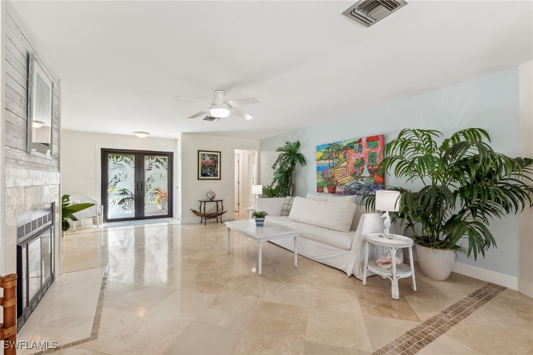 6024 Perthshire Lane