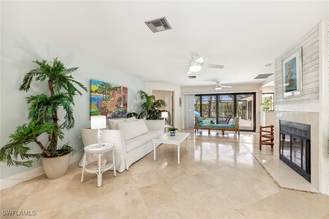 6024 Perthshire Lane