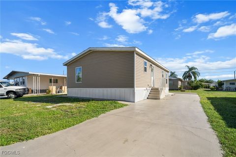 372 Santa Fe Trail North Fort Myers FL 33917