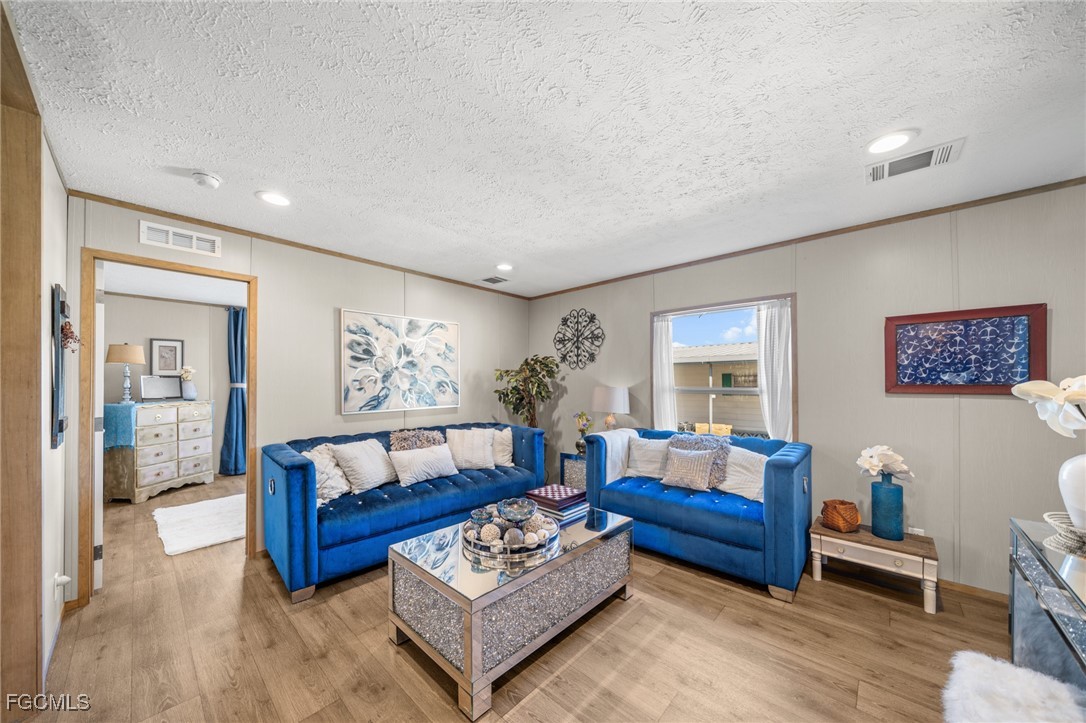 372 Santa Fe Trail