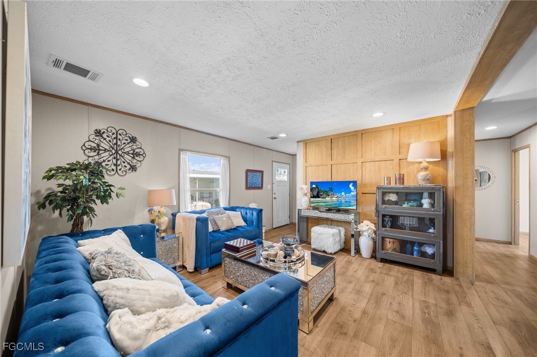 372 Santa Fe Trail
