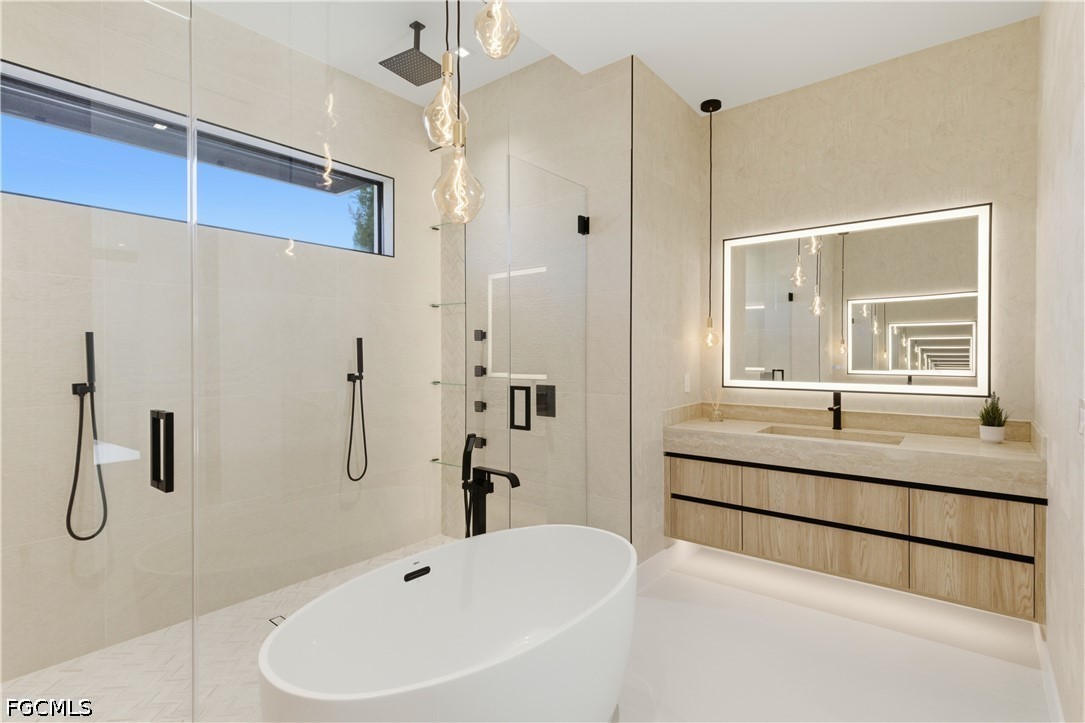 Cape Coral, Florida, 33904, United States, 5 Bedrooms Bedrooms, ,5 BathroomsBathrooms,Residential,Active,2041400