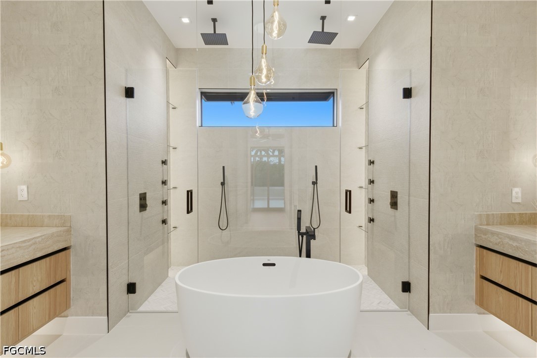 Cape Coral, Florida, 33904, United States, 5 Bedrooms Bedrooms, ,5 BathroomsBathrooms,Residential,Active,2041400