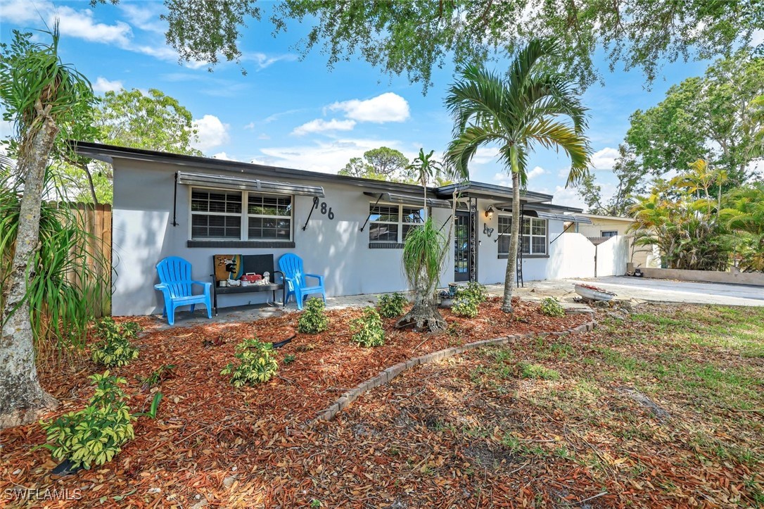 986 Coconut Circle W