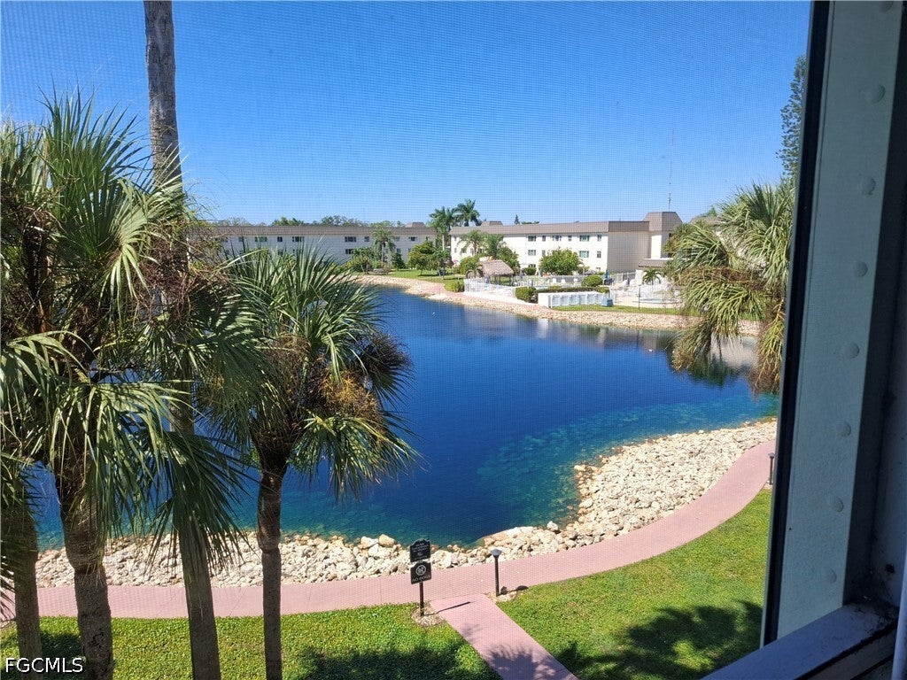 1018 Manatee Road E307