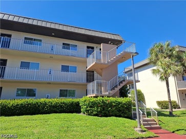 1018 Manatee Road E307 Naples FL 34114