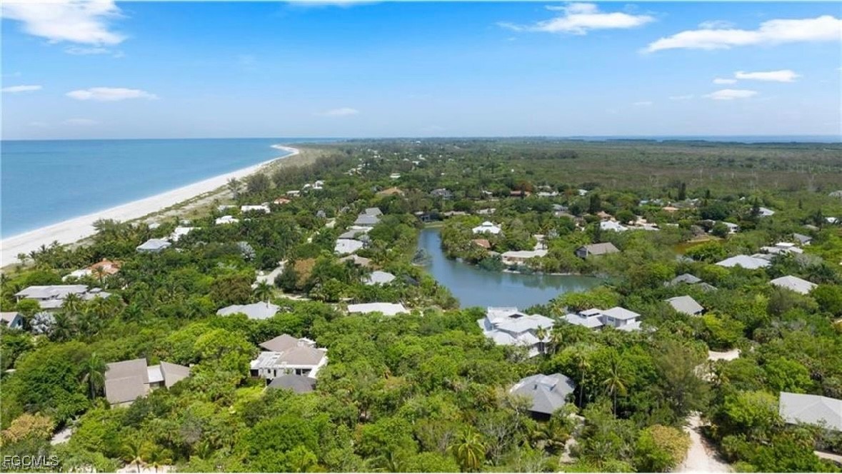 933 Strangler Fig Lane