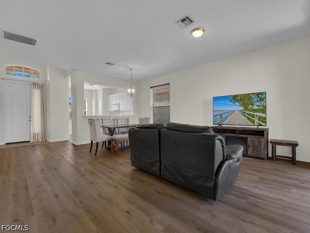 11204 Lakeland Circle