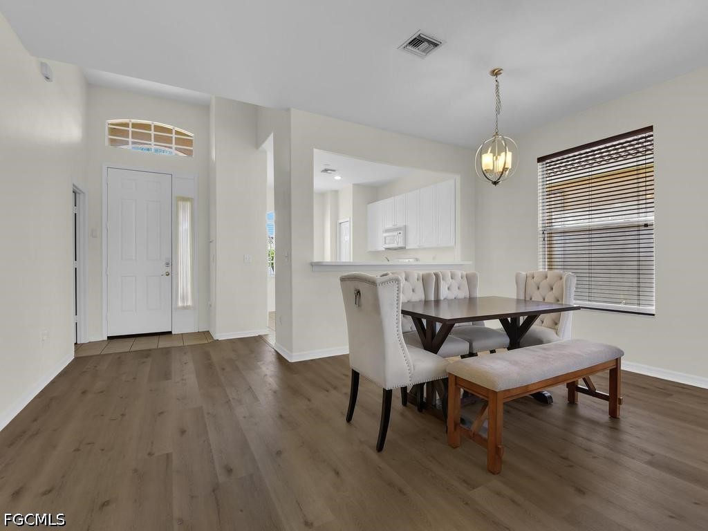 11204 Lakeland Circle