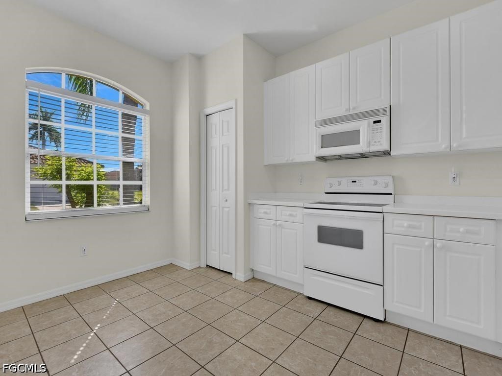 11204 Lakeland Circle