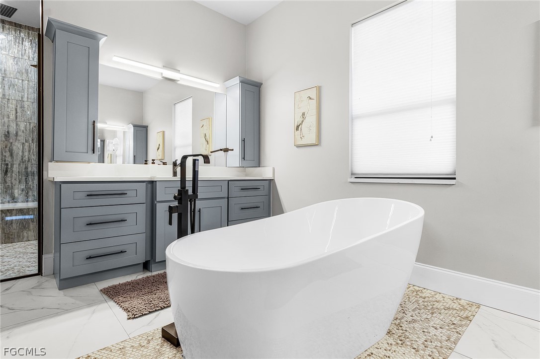 Cape Coral, Florida, 33914, United States, 5 Bedrooms Bedrooms, ,5 BathroomsBathrooms,Residential,Active,2028273