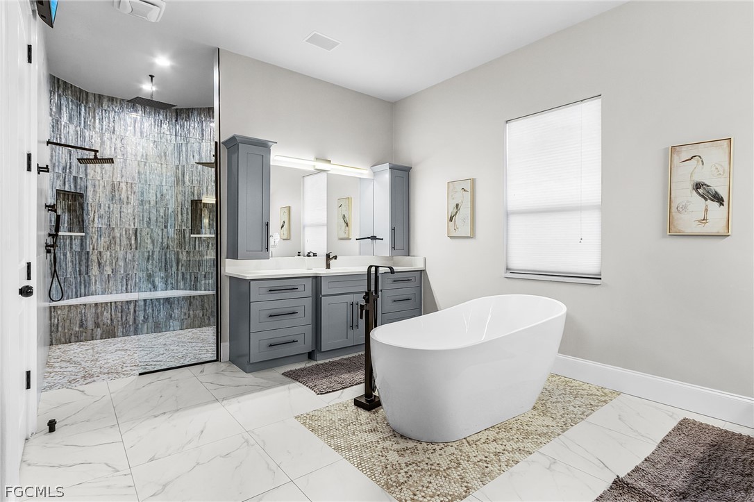 Cape Coral, Florida, 33914, United States, 5 Bedrooms Bedrooms, ,5 BathroomsBathrooms,Residential,Active,2028273