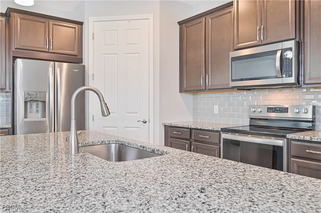 Alva, Florida 33920, United States, 2 Bedrooms Bedrooms, ,2 BathroomsBathrooms,Residential,Active,225270