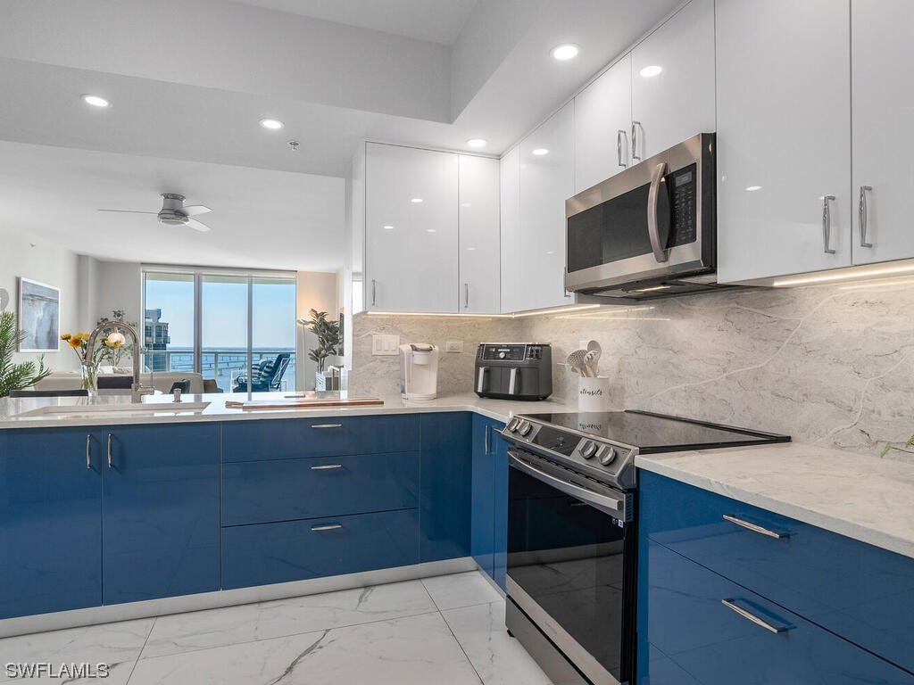 3000 Oasis Grand Boulevard 2107