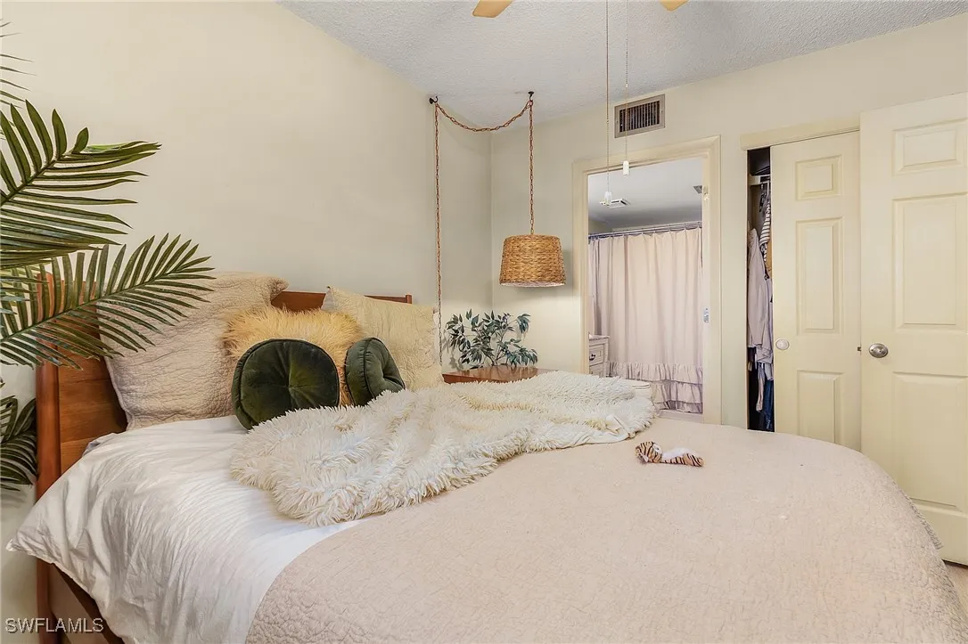 Fort Myers, Florida 33907, United States, 2 Bedrooms Bedrooms, ,2 BathroomsBathrooms,Residential,Active,28099